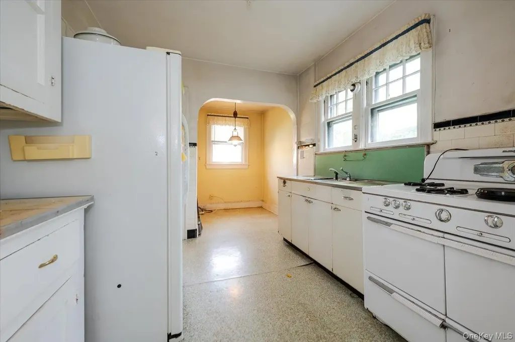 4627 Jayson Avenue Great Neck NY 11020
