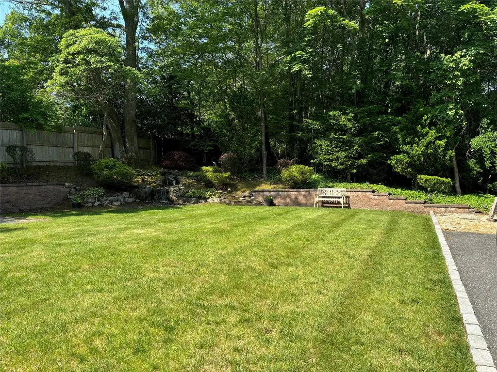 266 Adirondack Drive Selden NY 11784
