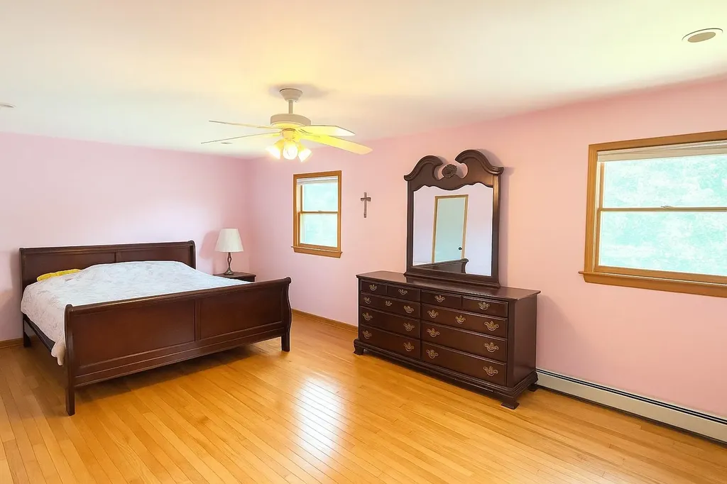 77 Hampton Place Freeport NY 11520