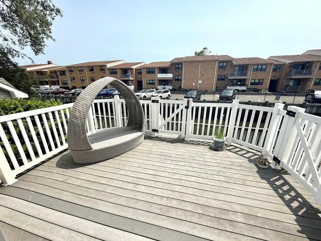 77 Hampton Place Freeport NY 11520
