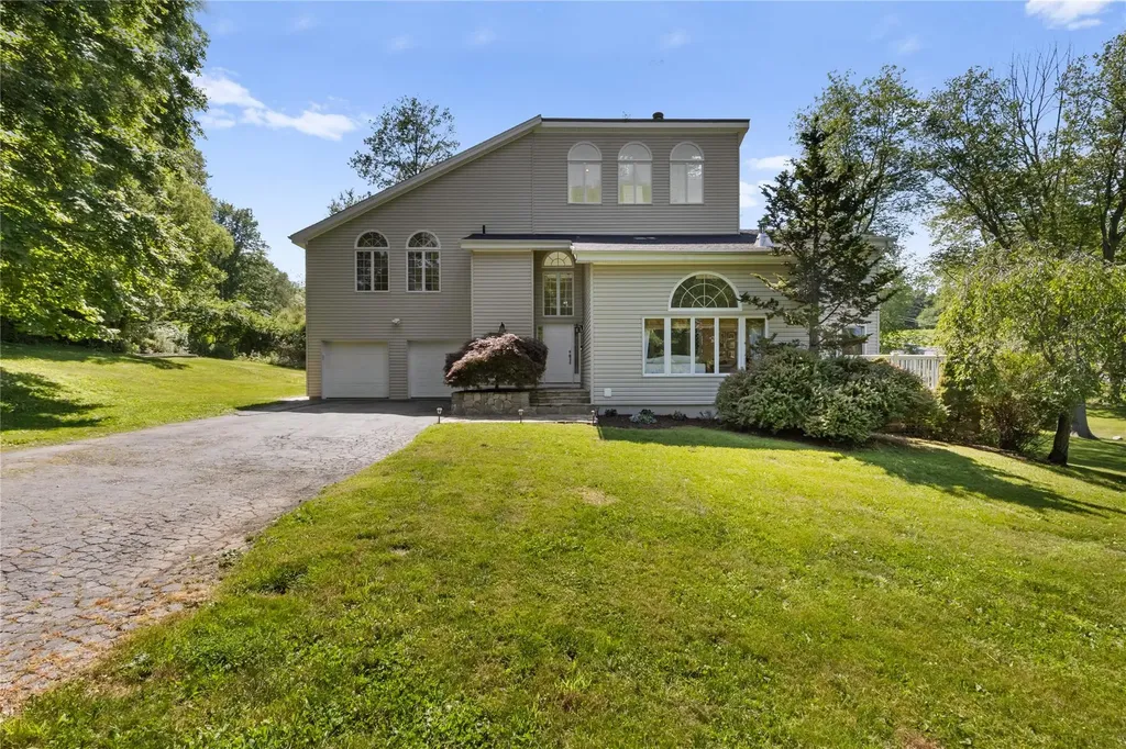 4 Lake Gilead Road Carmel NY 10512