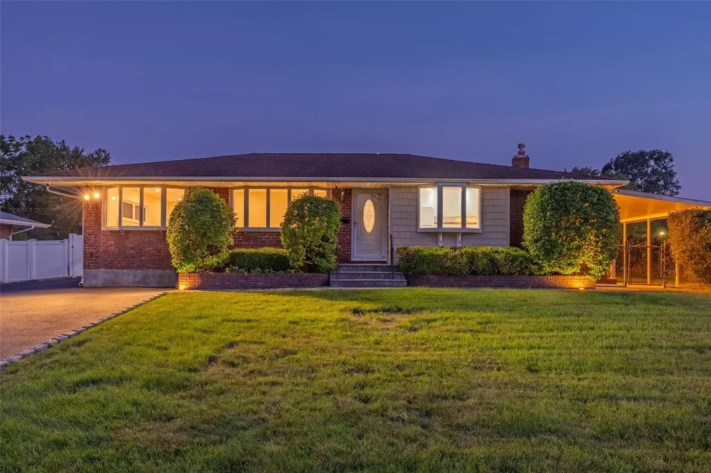 20 Pittoni Drive Commack NY 11725