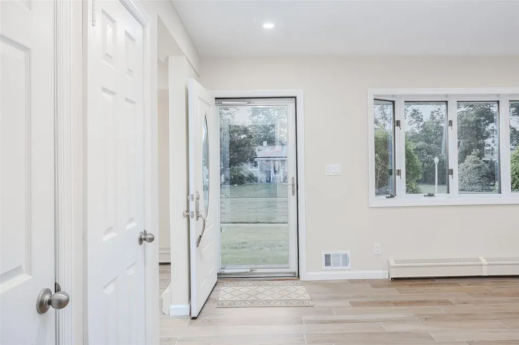20 Pittoni Drive Commack NY 11725