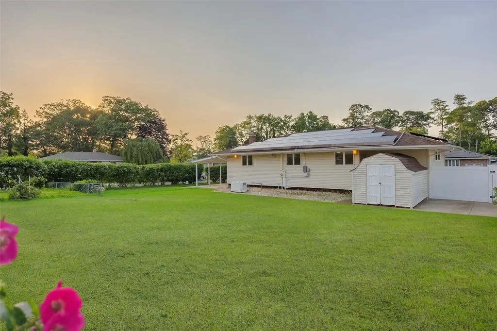 20 Pittoni Drive Commack NY 11725
