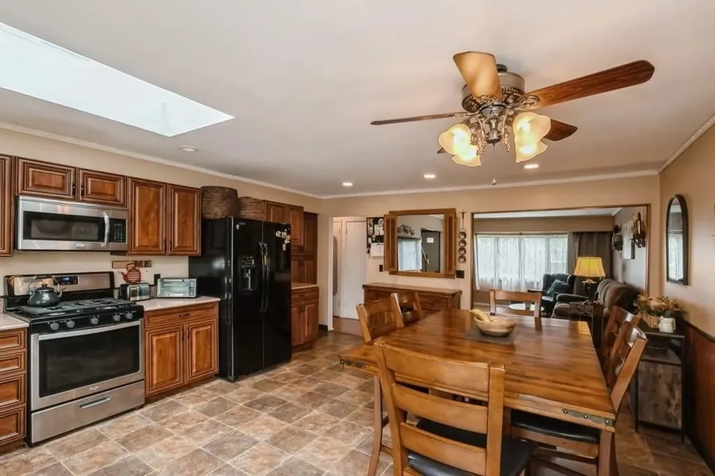 487 17th Street West Babylon NY 11704