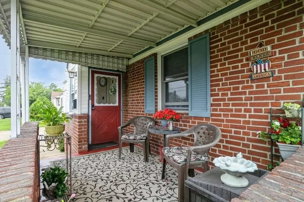 487 17th Street West Babylon NY 11704