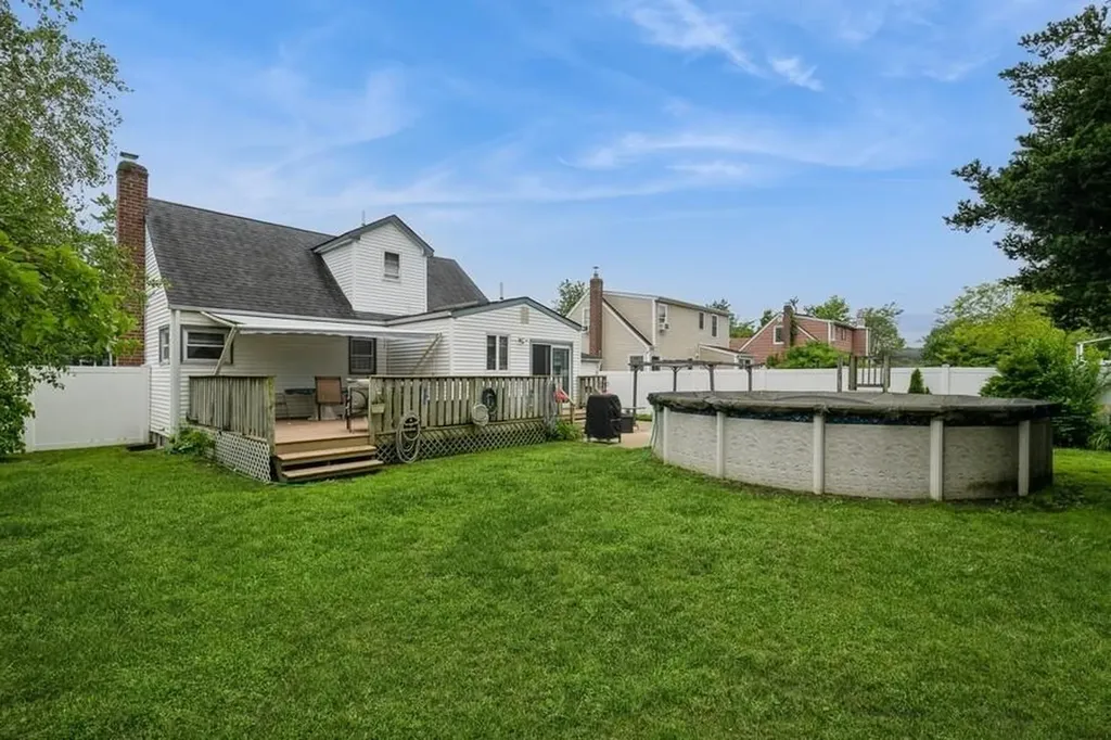 487 17th Street West Babylon NY 11704