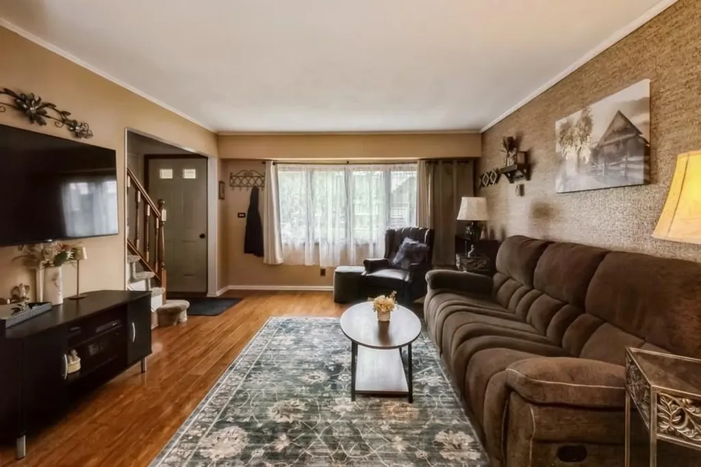 487 17th Street West Babylon NY 11704