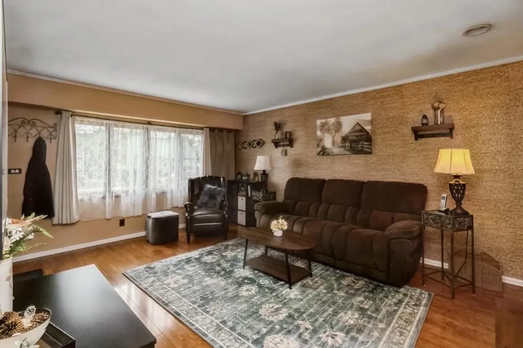 487 17th Street West Babylon NY 11704