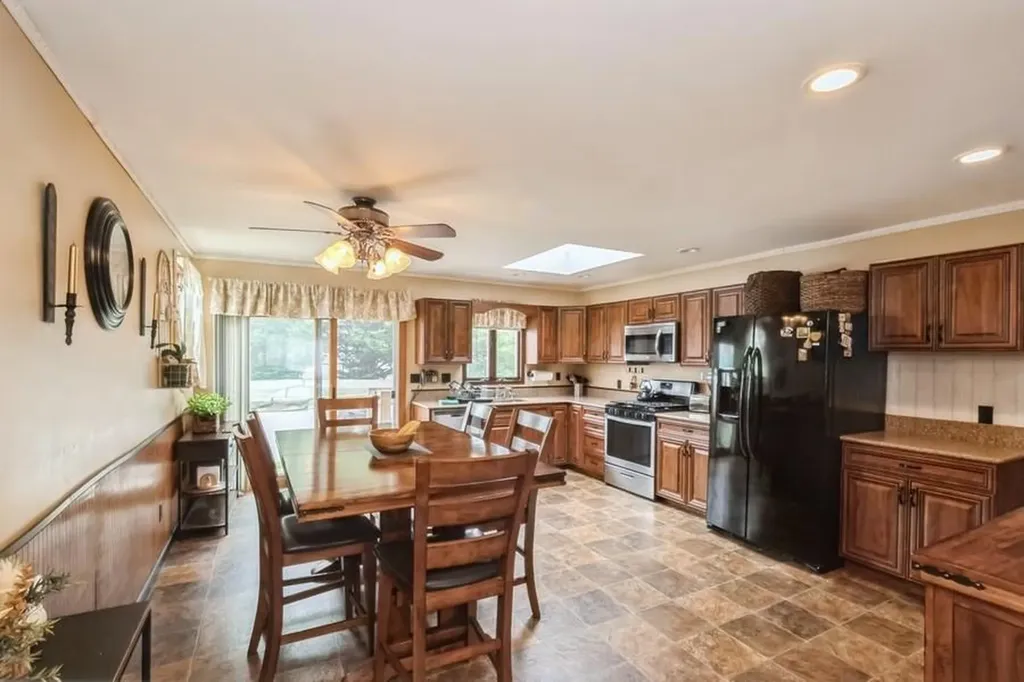 487 17th Street West Babylon NY 11704