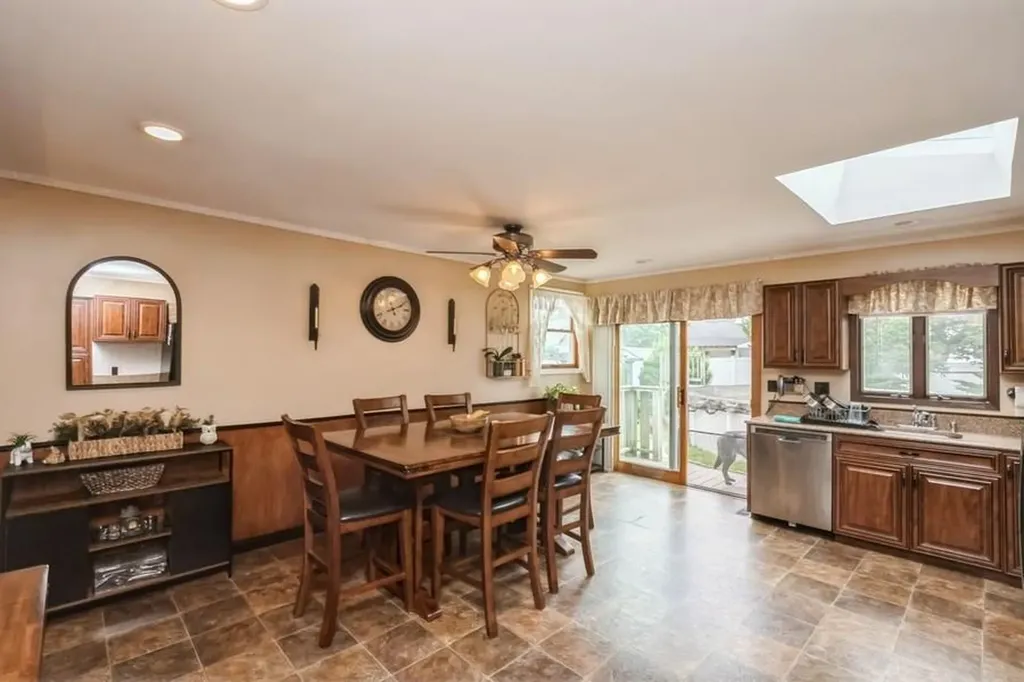 487 17th Street West Babylon NY 11704
