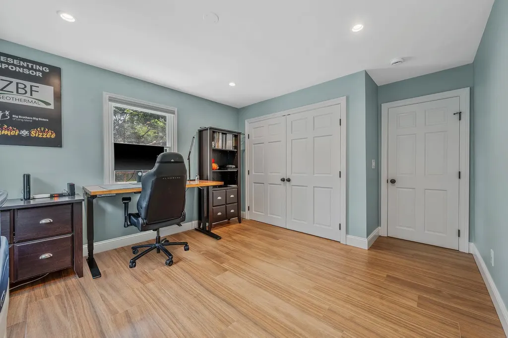246 Cadman Avenue Babylon NY 11702