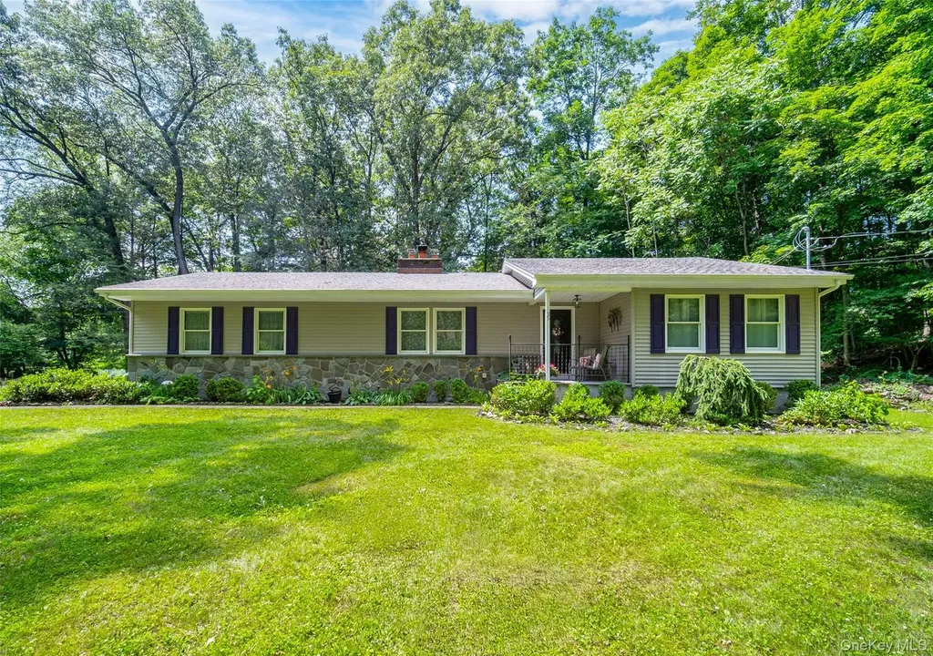35 Wildwood Drive Poughkeepsie NY 12603