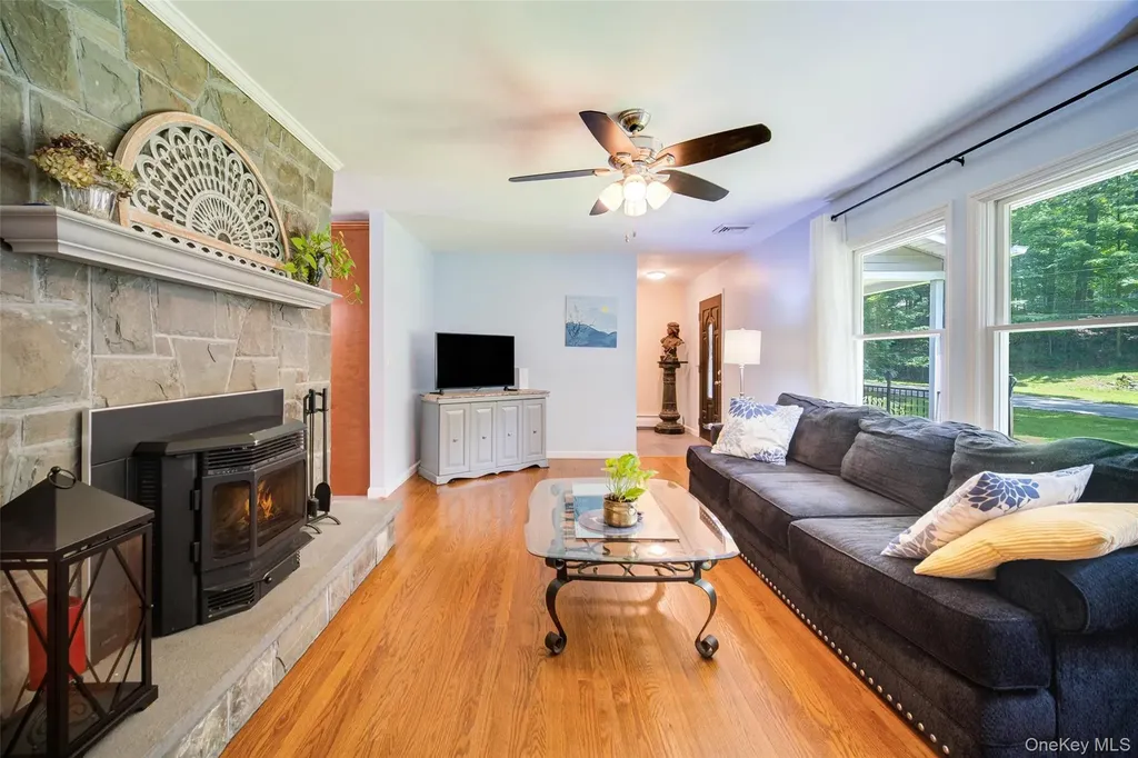 35 Wildwood Drive Poughkeepsie NY 12603