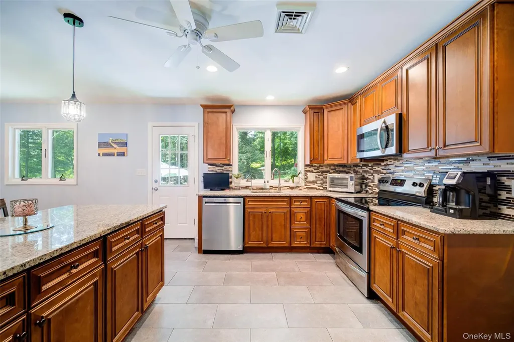 35 Wildwood Drive Poughkeepsie NY 12603