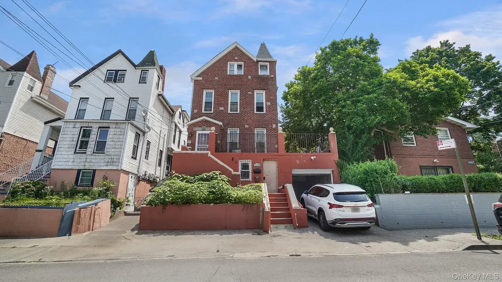 3320 Barker Avenue Bronx NY 10467