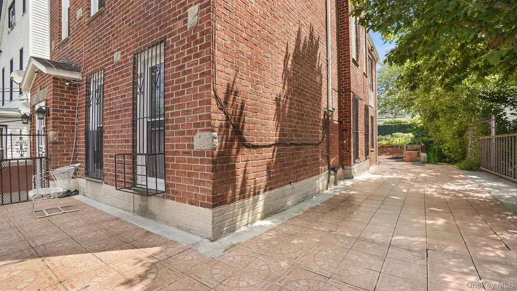 3320 Barker Avenue Bronx NY 10467
