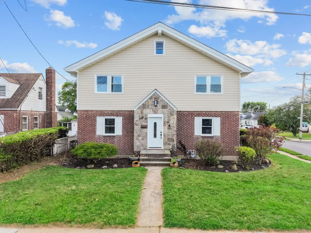 126 Lutz Drive Valley Stream NY 11580