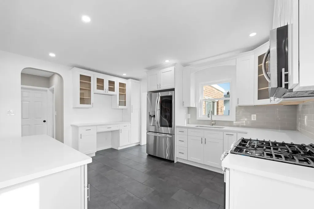 126 Lutz Drive Valley Stream NY 11580