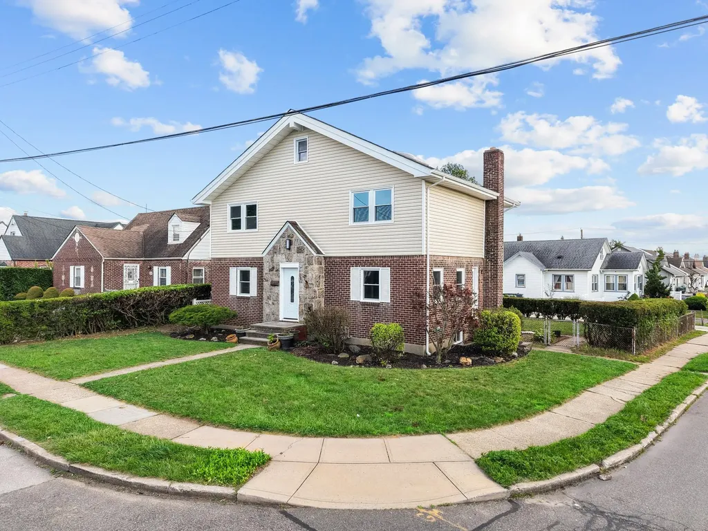 126 Lutz Drive Valley Stream NY 11580