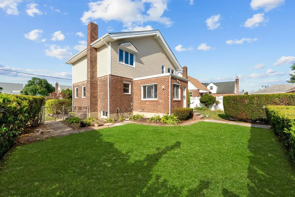 126 Lutz Drive Valley Stream NY 11580