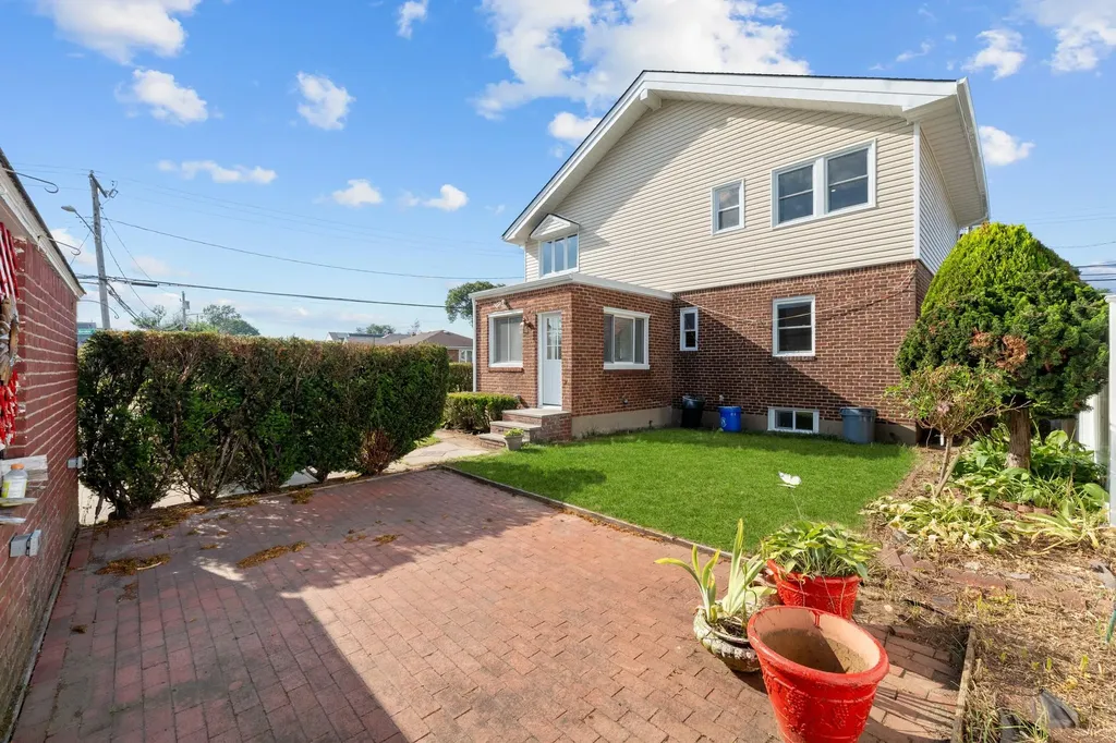 126 Lutz Drive Valley Stream NY 11580