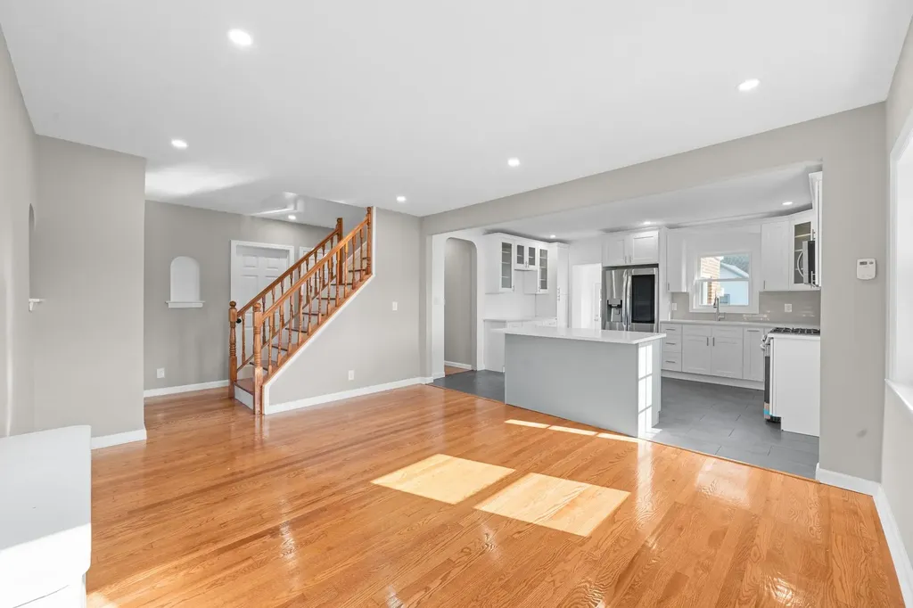 126 Lutz Drive Valley Stream NY 11580