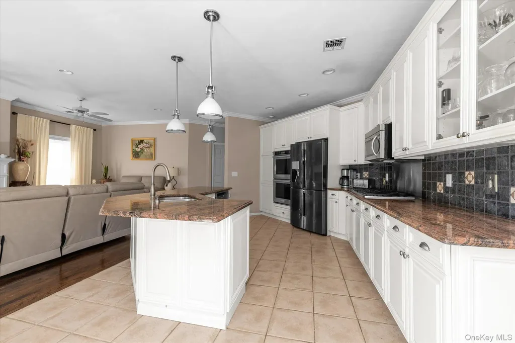 85 Sagamore Drive Plainview NY 11803