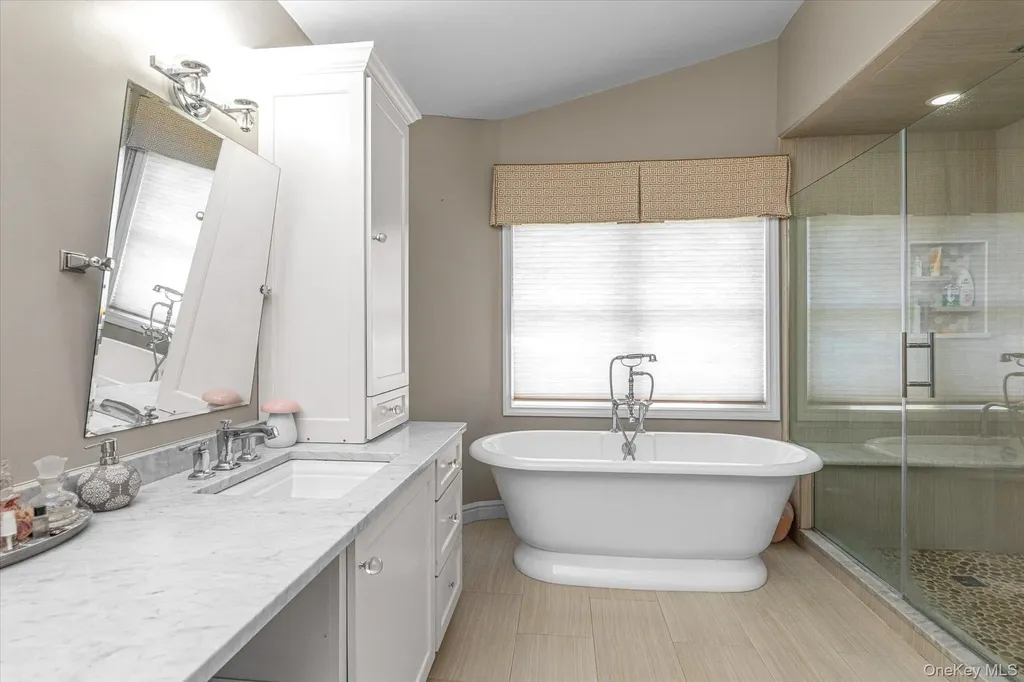 85 Sagamore Drive Plainview NY 11803