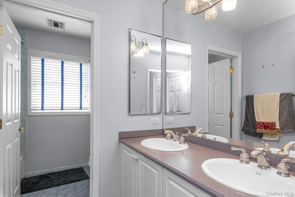 85 Sagamore Drive Plainview NY 11803