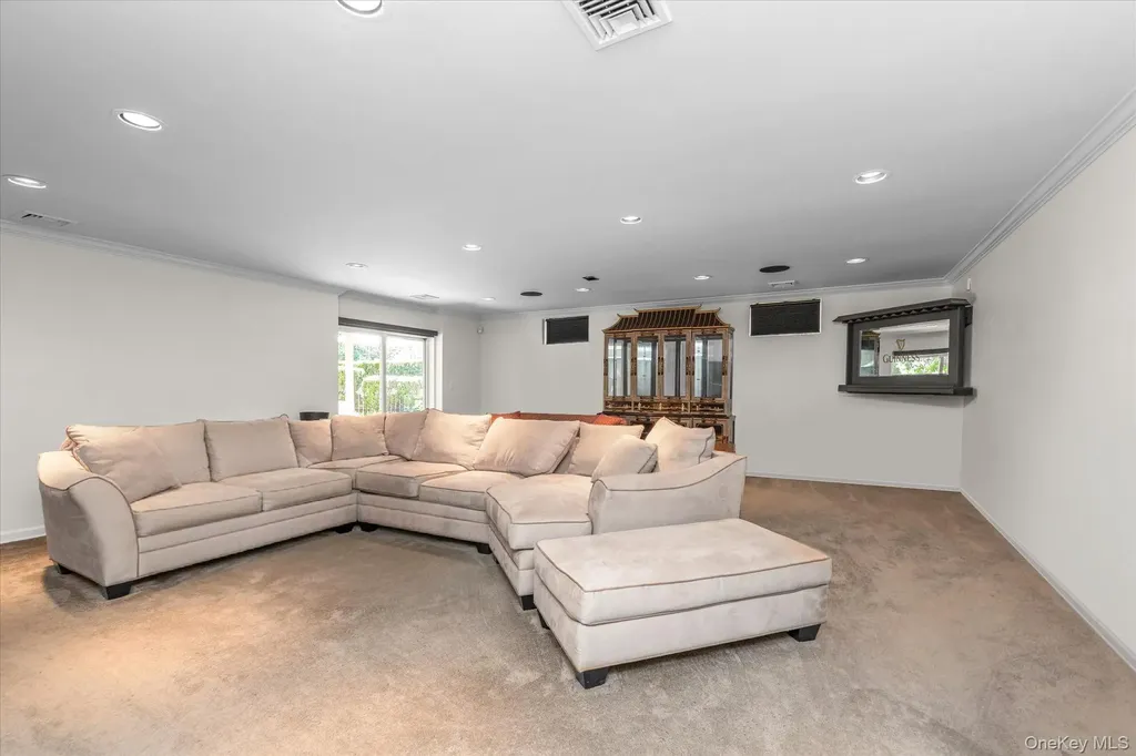 85 Sagamore Drive Plainview NY 11803