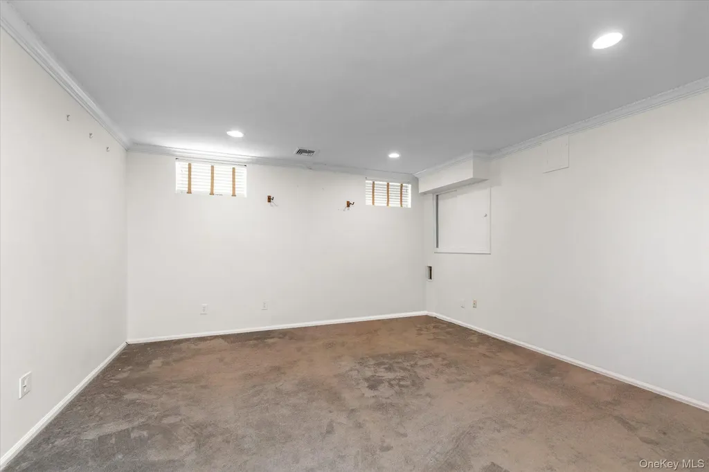 85 Sagamore Drive Plainview NY 11803