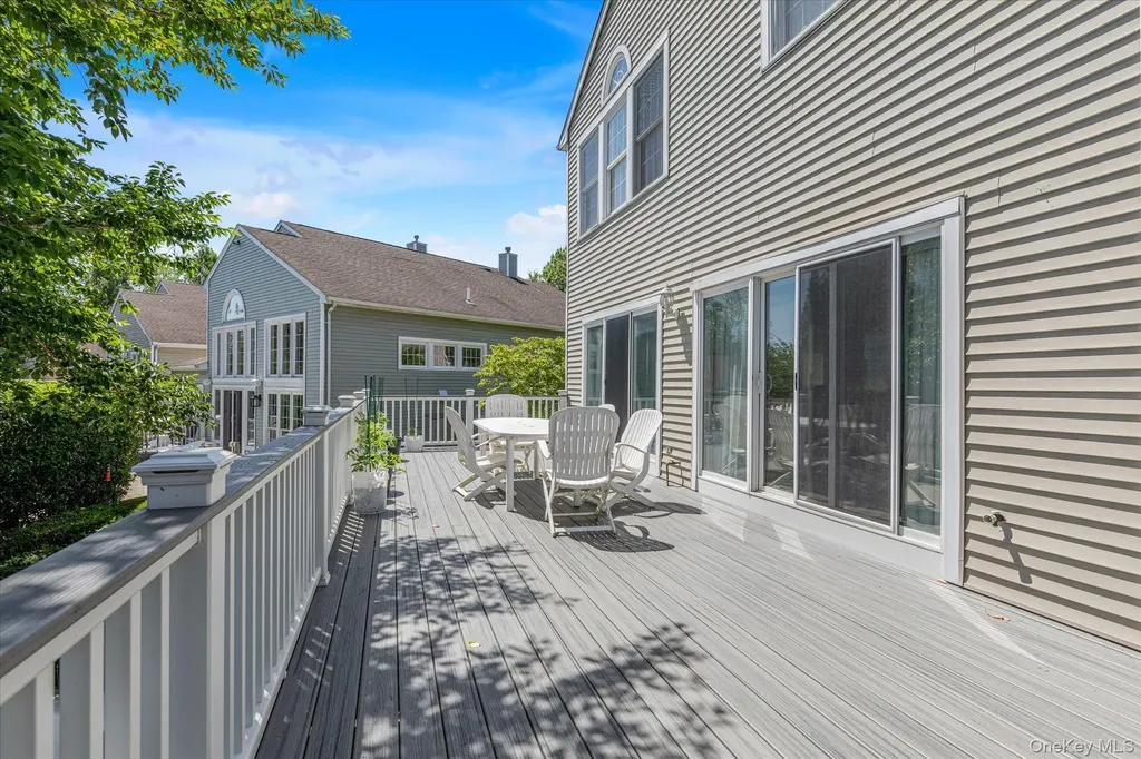 85 Sagamore Drive Plainview NY 11803