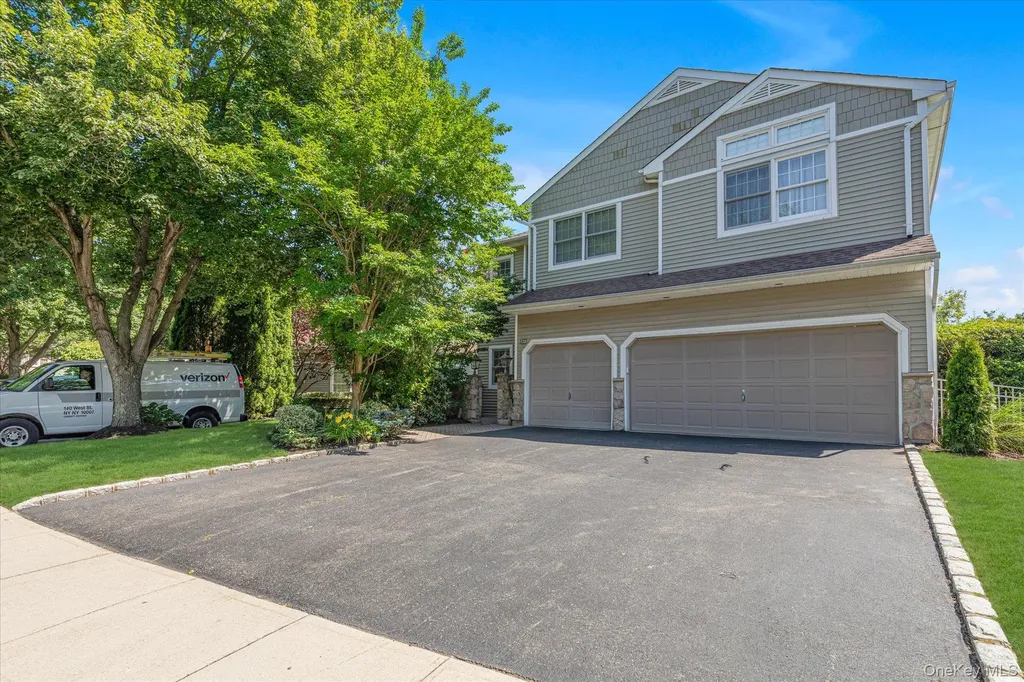85 Sagamore Drive Plainview NY 11803