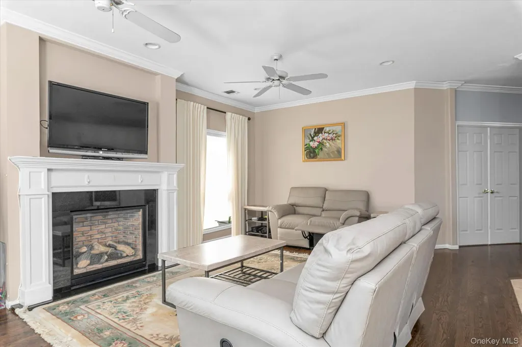 85 Sagamore Drive Plainview NY 11803