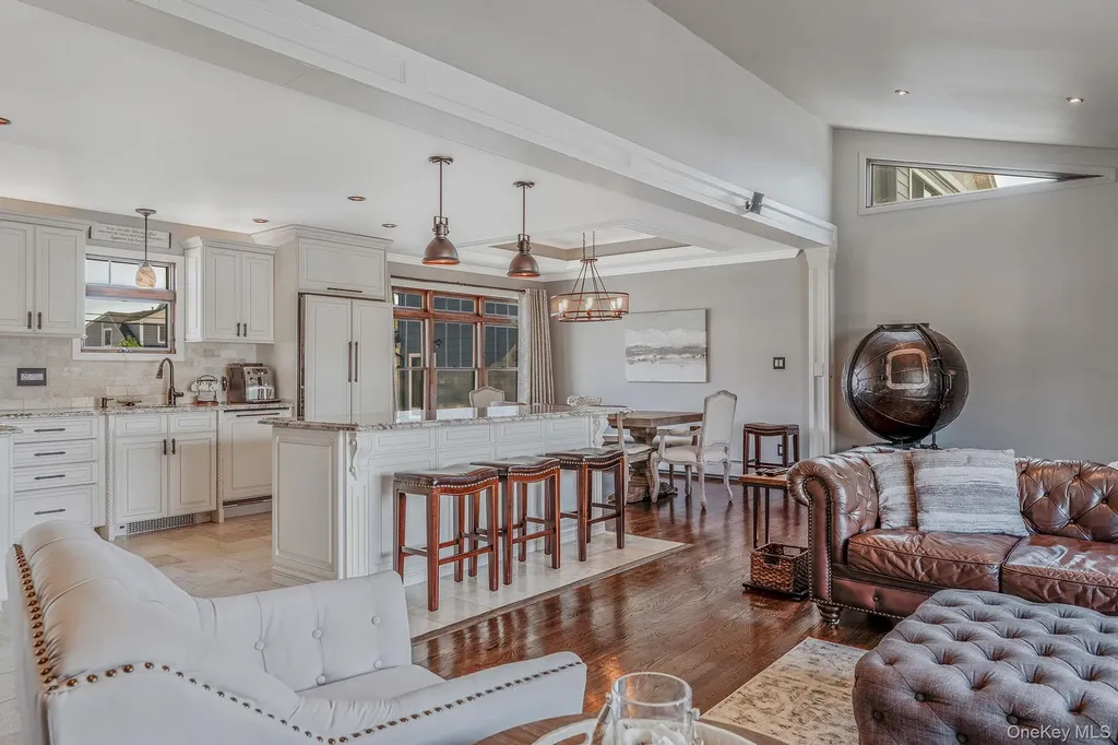 33 Pershing Avenue Babylon NY 11702