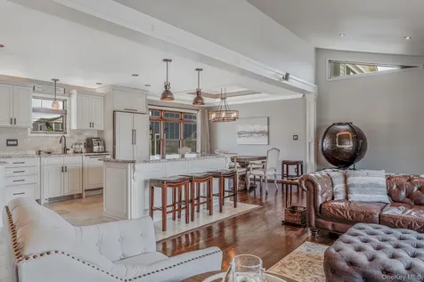 33 Pershing Avenue Babylon NY 11702