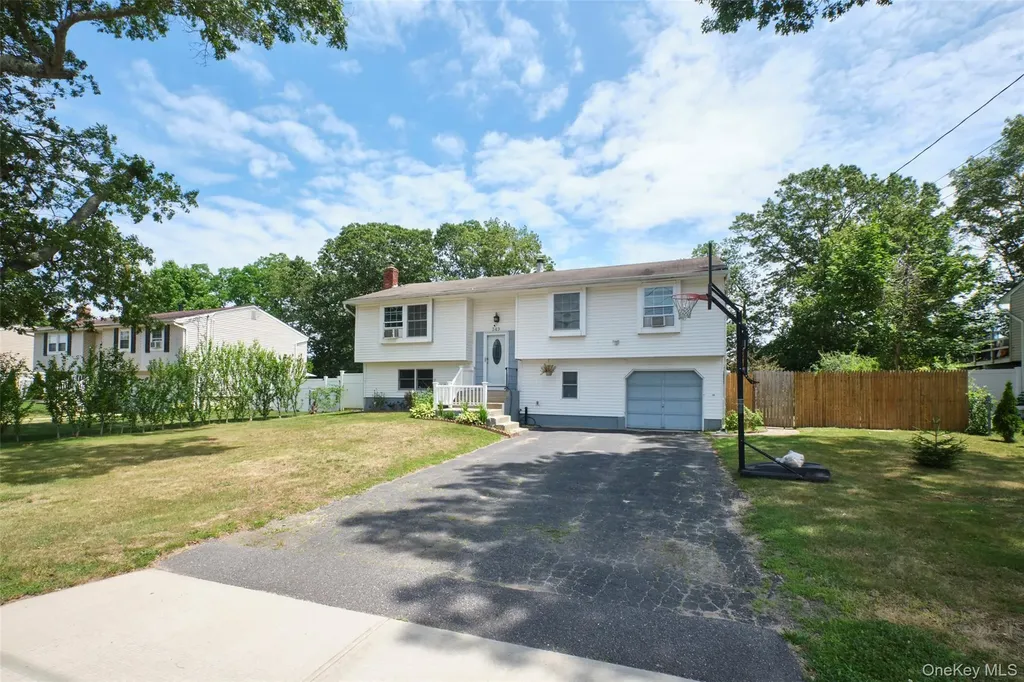 349 Randall Road Ridge NY 11961