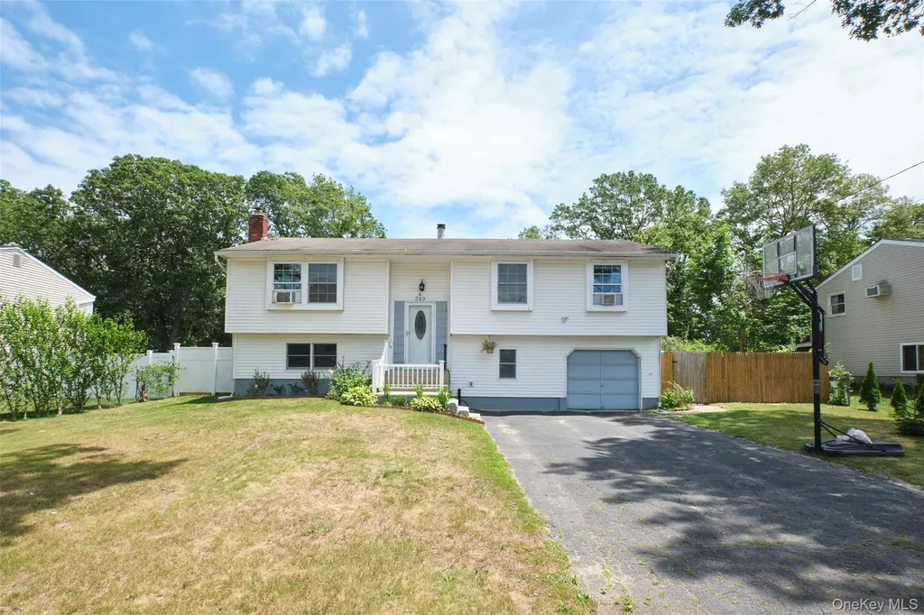349 Randall Road Ridge NY 11961