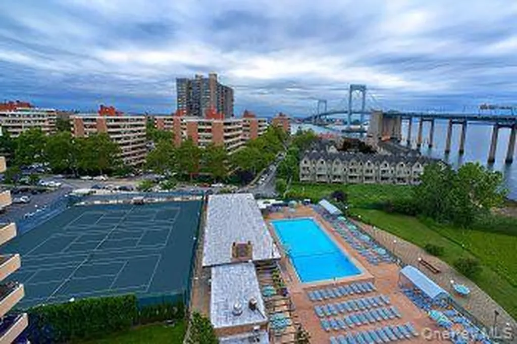 166-31 9th Avenue Beechhurst NY 11357