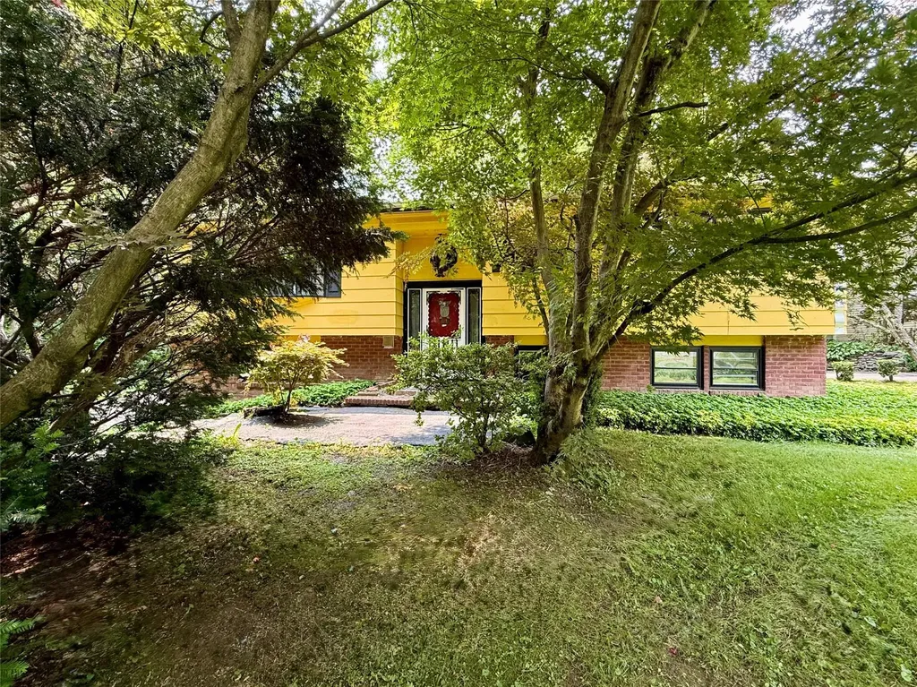 5 Spruce Drive Hyde Park NY 12538