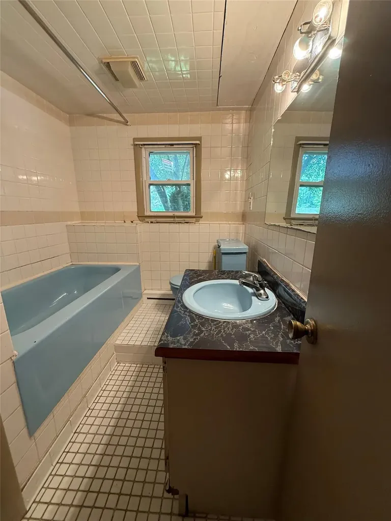5 Spruce Drive Hyde Park NY 12538