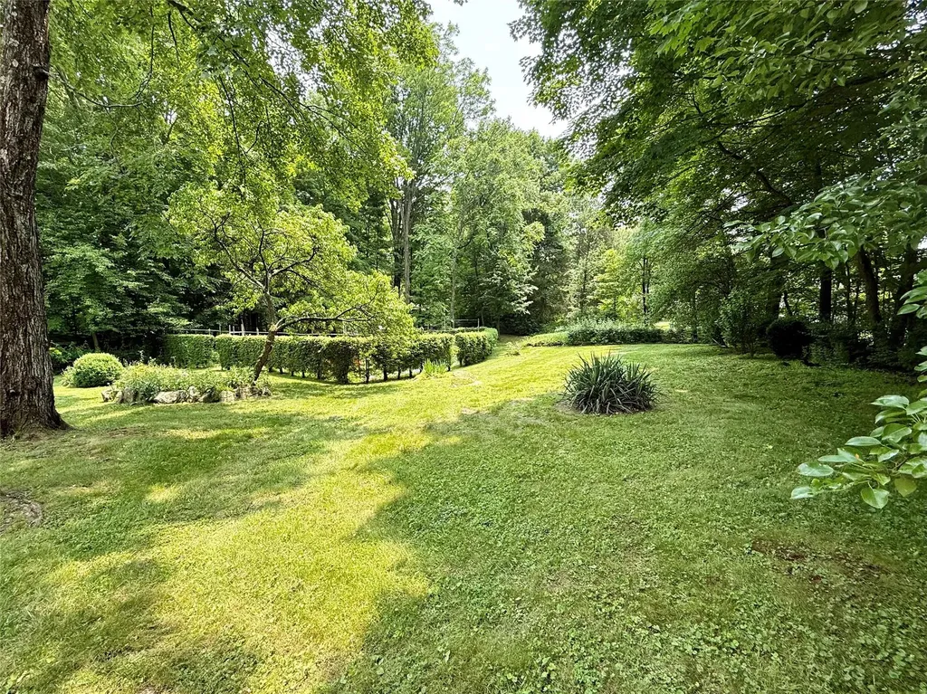 5 Spruce Drive Hyde Park NY 12538