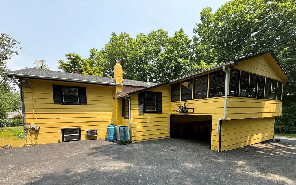 5 Spruce Drive Hyde Park NY 12538