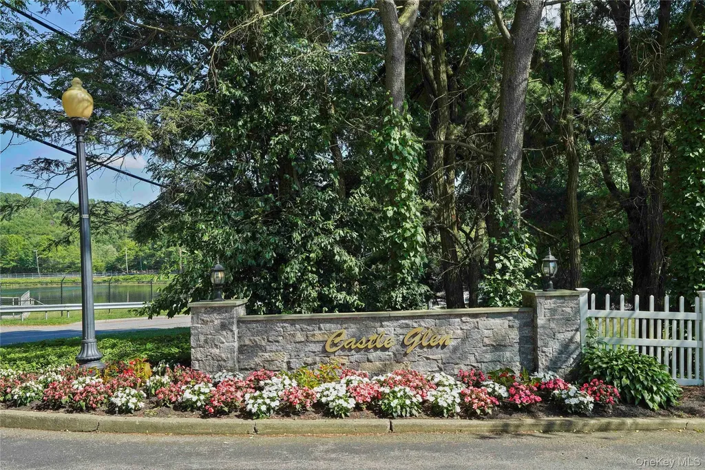 9 Pinewood Circle White Plains NY 10603