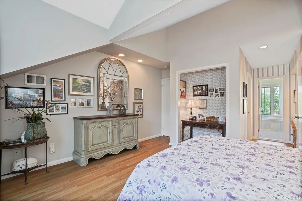 9 Pinewood Circle White Plains NY 10603