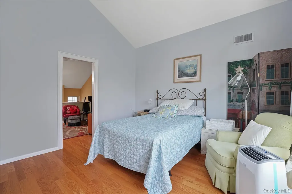 9 Pinewood Circle White Plains NY 10603