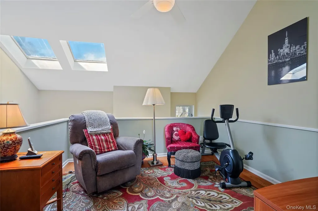 9 Pinewood Circle White Plains NY 10603
