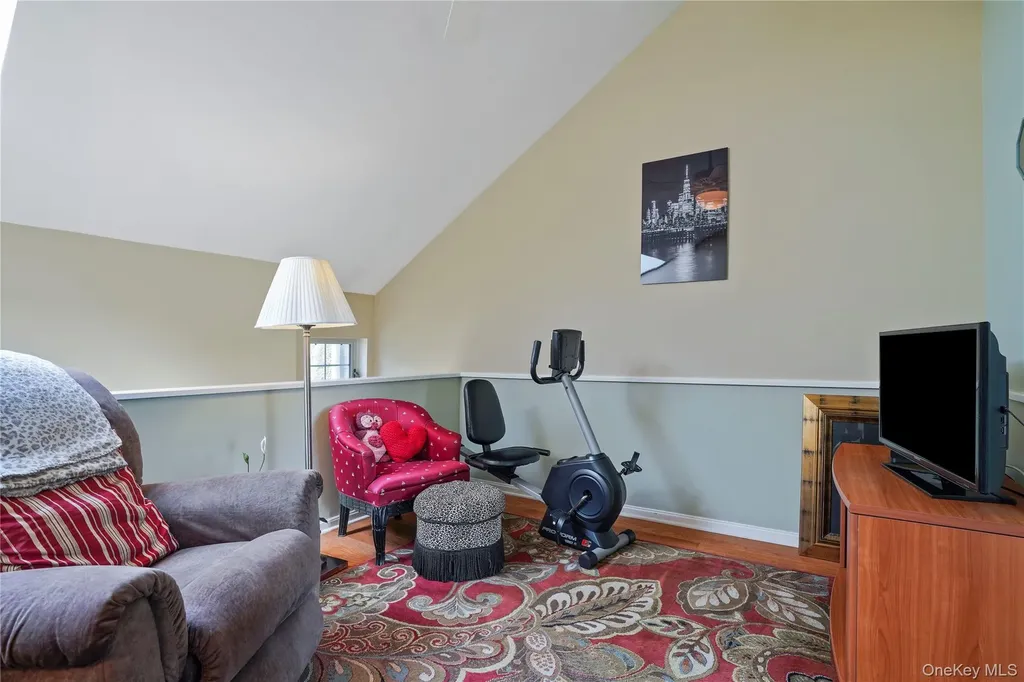 9 Pinewood Circle White Plains NY 10603