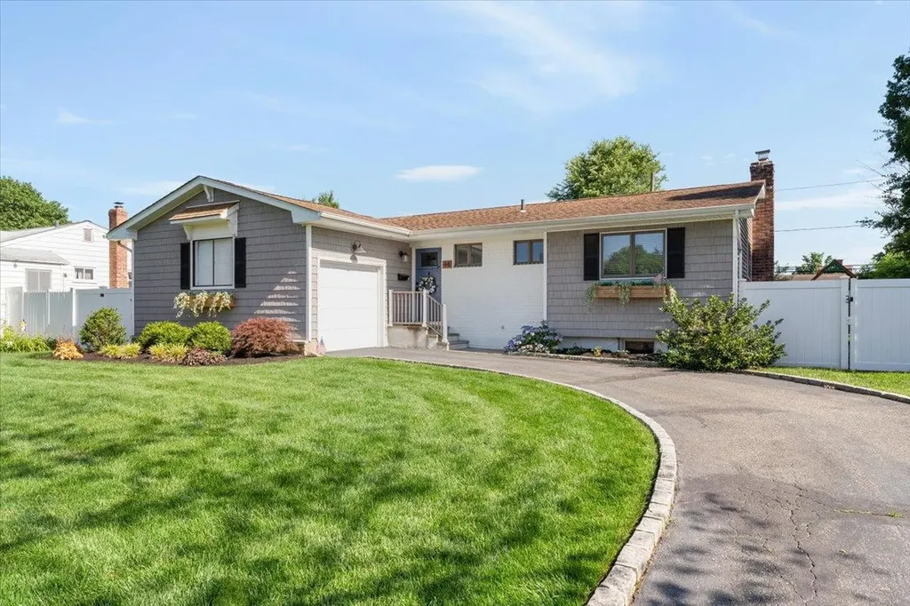 44 Havemeyer Lane Commack NY 11725